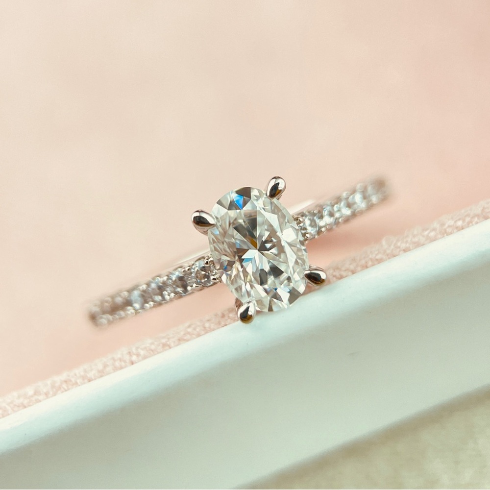S925 Moissanite Solitaire Oval Engagement Ring 18K Gold Plated